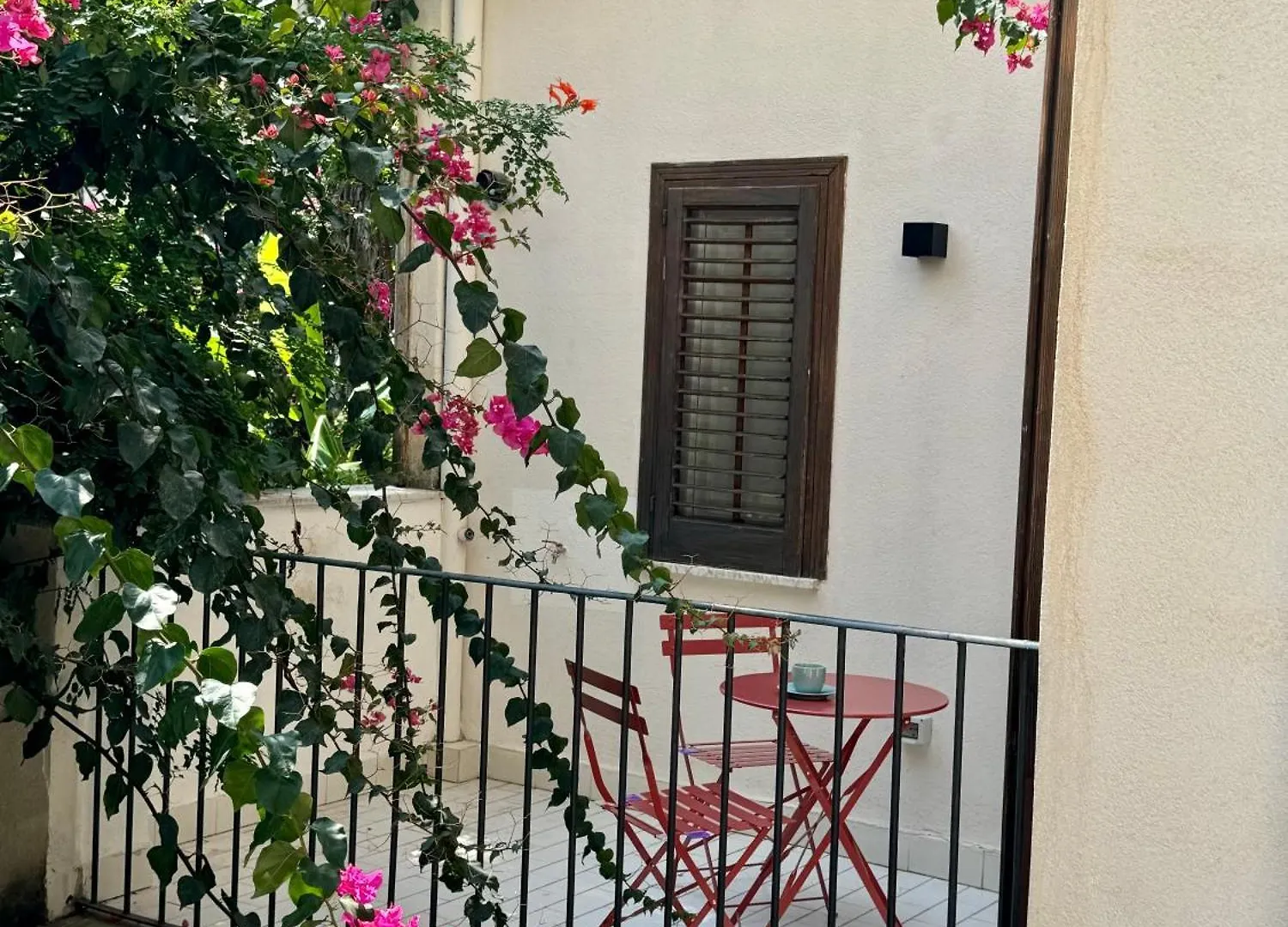 Apartment Yourlife Suite Palermo Italy